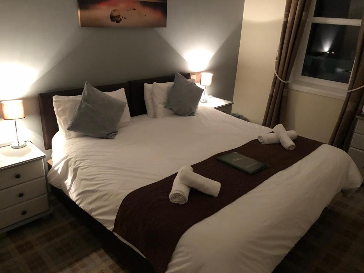 The Anglers Inn Perth Bagian luar foto