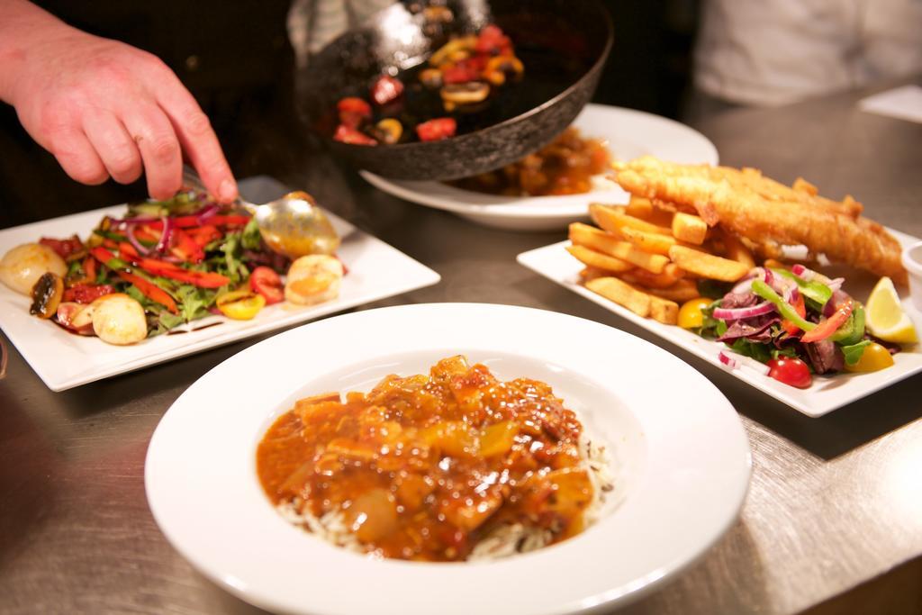 The Anglers Inn Perth Bagian luar foto